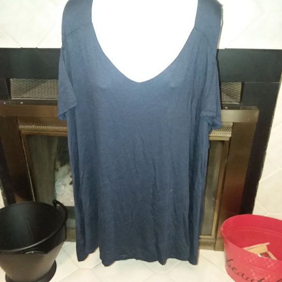 Lane Bryant Tops - NWT. Lane Bryant top sz 26/28 Lane Bryant Tops - NWT. Lane Bryant top sz 26/28